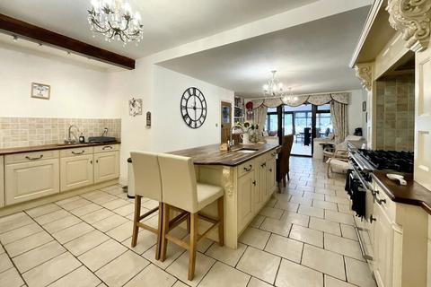 Hinckley Road, Leicester LE9 3 bed detached house for sale