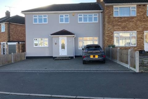 Severn Drive, Upminster RM14 4 bed semi