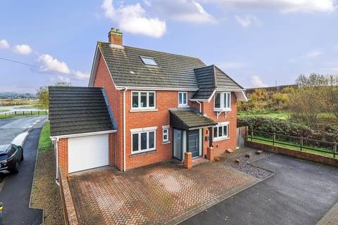 Burnetts Lane, Horton Heath... 5 bed detached house for sale