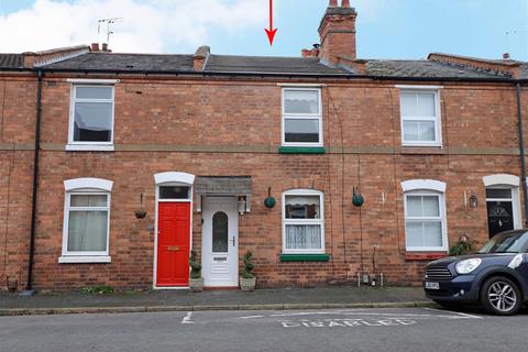 Meadow Road, Warwick 3 bed terraced house for sale