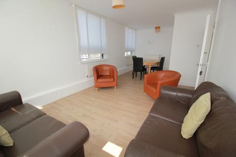 3 bedroom flat for sale