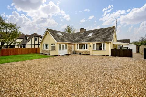 Green End Road, Sawtry, Huntingdon, PE28 4 bed bungalow for sale
