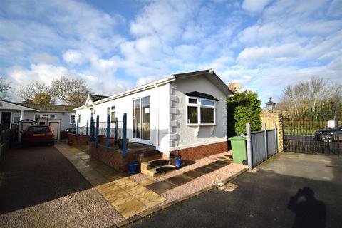 Gloucester Road, Staverton, Cheltenham 2 bed park home for sale