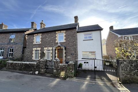Llanbedr, Crickhowell, NP8 3 bed detached house for sale