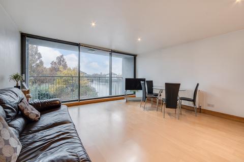 City Harbour, 8 Selsdon Way, London 2 bed flat for sale