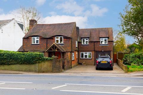 Castle Street, Bletchingley 3 bed detached house for sale