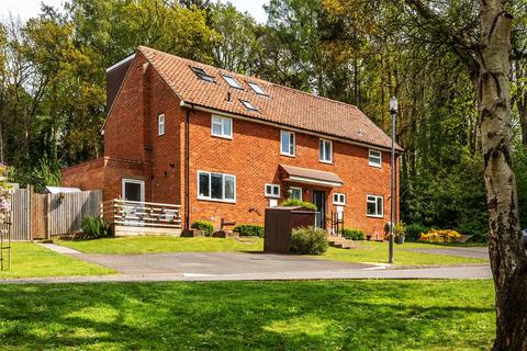 Dale View, Headley, Epsom, Surrey, KT18 4 bed semi