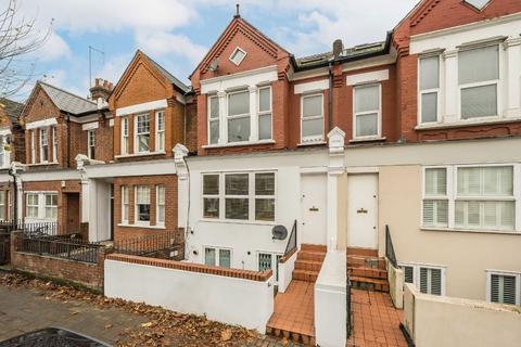 Earlsfield Road, London SW18 3 bed flat for sale