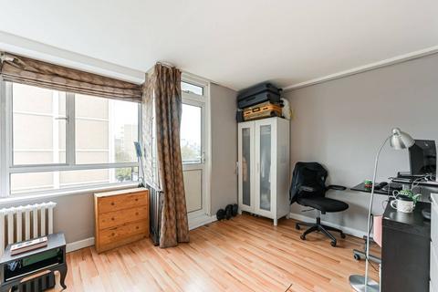 Lupus Street, Pimlico, London, SW1V 3 bed flat for sale