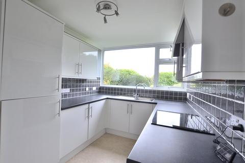 Howecroft Court, Stoke Bishop BS9 2 bed apartment for sale