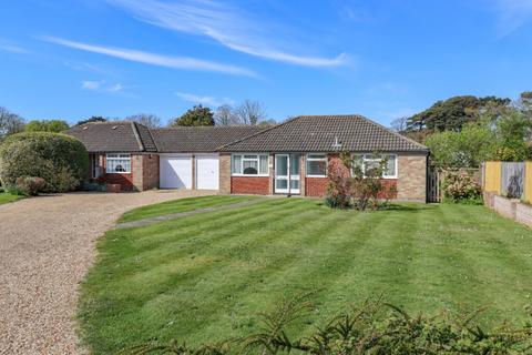 Richmond Close, Hayling Island 2 bed detached bungalow for sale