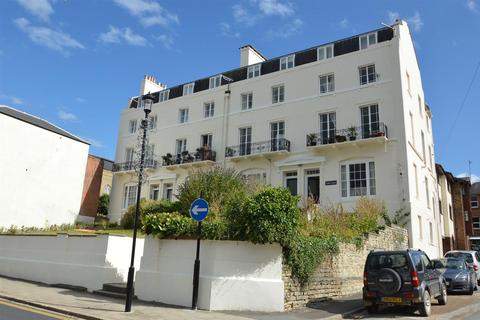 CENTRAL RYDE 1 bed flat for sale