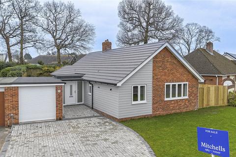 Braemar Drive, Christchurch BH23 3 bed bungalow for sale