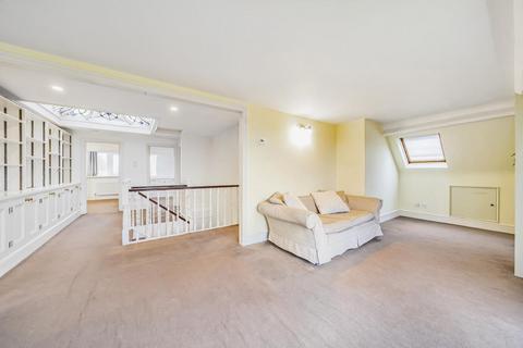 Streatham Common South, Streatham 2 bed flat for sale