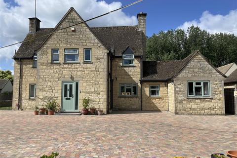 Rissington Road, Bourton On The Water 3 bed detached house for sale
