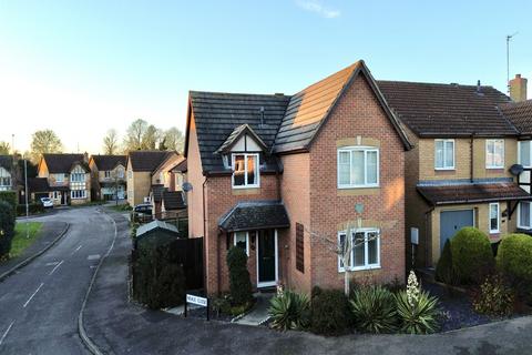 Neale Close, Wollaston... 4 bed detached house for sale