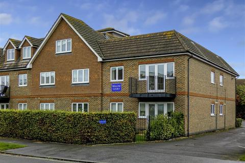 Woodlands Avenue, Rustington... 2 bed apartment for sale