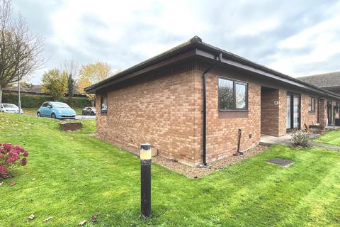 2 bedroom semi-detached bungalow for sale