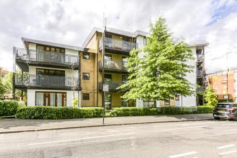 Harry Close, Croydon, CR0 2 bed flat for sale