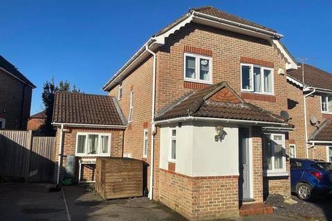 The Nightingales, Uckfield 3 bed link detached house for sale