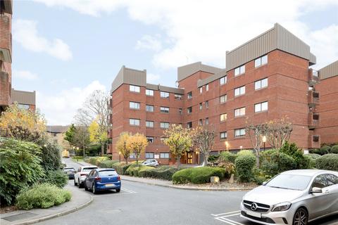 Spencer Close, London, N3 3 bed apartment for sale