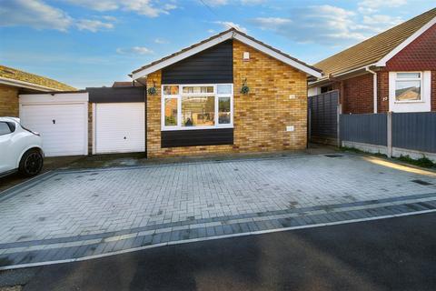 Canvey Island SS8 2 bed bungalow for sale