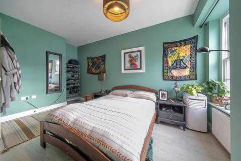 Windsor Street, Uxbridge, Middlesex 1 bed apartment for sale
