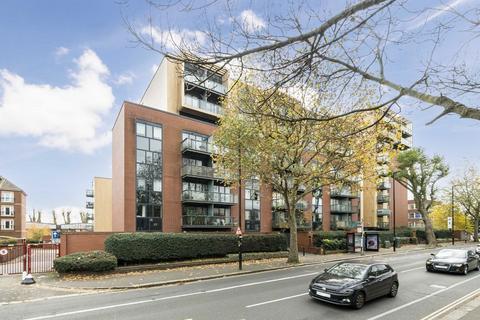 London Road, Isleworth TW7 2 bed flat for sale