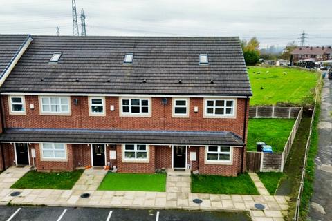 Black Moss Court, Radcliffe, Manchester 4 bed semi