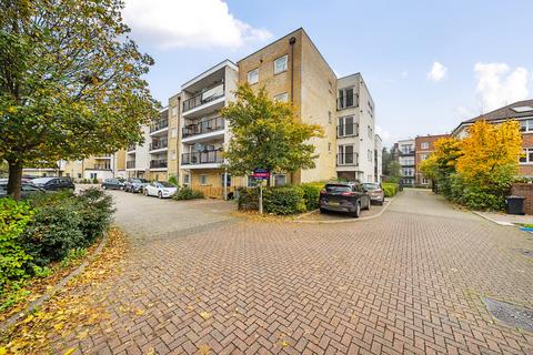 Truesdales, Ickenham, Uxbridge 2 bed apartment for sale