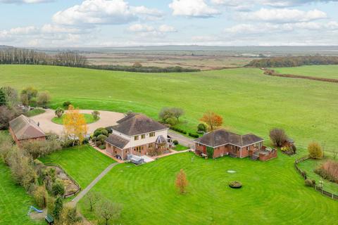 Lower Burnham Road, Chelmsford CM3 7 bed country house for sale