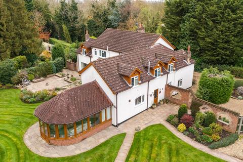 6 bedroom detached house for sale