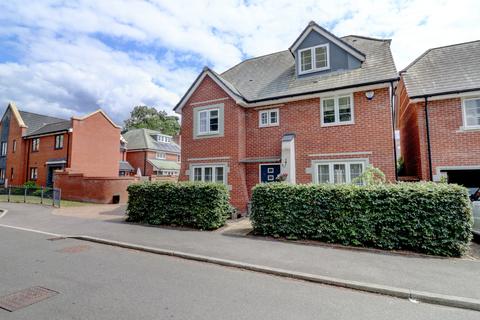 Eaker Street, High Wycombe HP11 5 bed detached house for sale