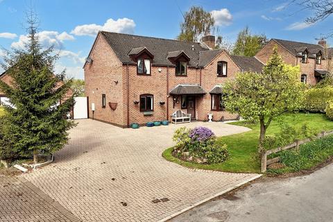 Manor Lane, Leigh, ST10 4 bed detached house for sale