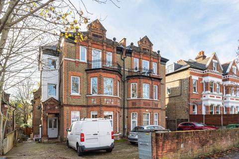 Palace Road, Tulse Hill, London, SW2 2 bed flat for sale