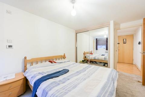 Basin Approach, Limehouse, London, E14 2 bed flat for sale