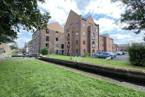 Argyle Close, Stourbridge, DY8 4XT 2 bed apartment for sale