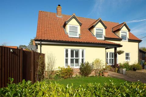 Mill Road, Eye IP23 4 bed detached house for sale