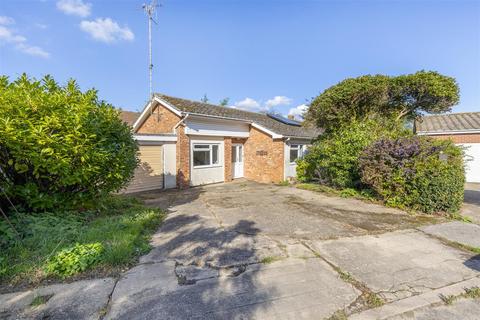 Blyth Close, Halesworth IP19 4 bed detached bungalow for sale