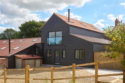 The Green, North Walsham NR28 4 bed barn conversion for sale