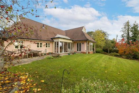 Hanbury Close, Halesworth IP19 3 bed detached bungalow for sale