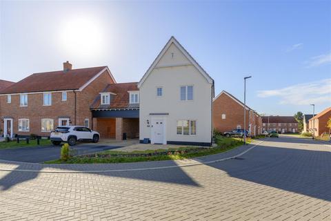 Buxton Way, Halesworth IP19 3 bed link detached house for sale