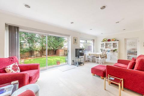 Hazel Gardens, Edgware, HA8 4 bed detached house for sale