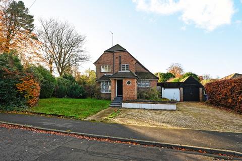 Fir Drive, Camberley GU17 3 bed detached house for sale