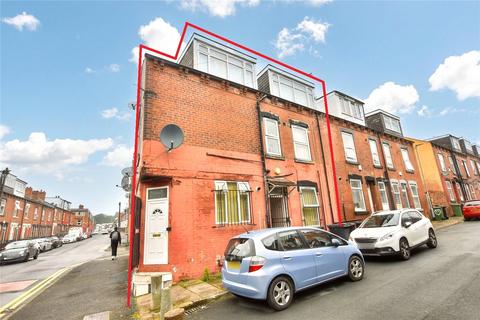 Autumn Avenue, Leeds, West Yorkshire 5 bed terraced house for sale
