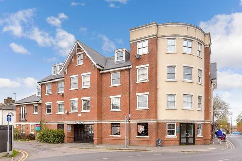 Hemnall Street, Epping, Essex 2 bed apartment for sale