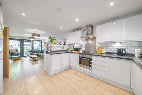 Akerman Road, London 3 bed apartment for sale