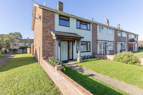 Millfields, Beccles NR34 3 bed end of terrace house for sale