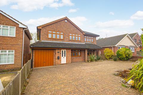 Clifton Road, Rochford, SS4 5 bed detached house for sale