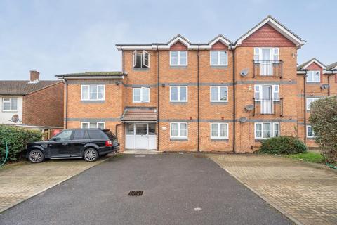 Slough,  Berkshire,  SL2 2 bed flat for sale